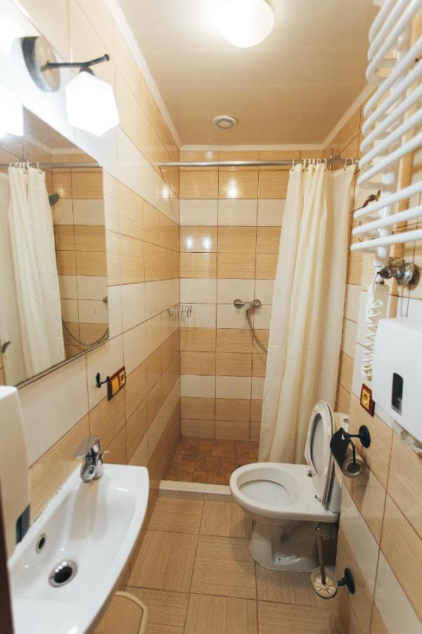 GHOSTel-Cредневековый Хостел Львов Экстерьер фото